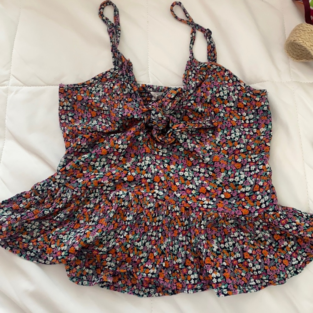 Amazing color fun crop top! Only wore it once